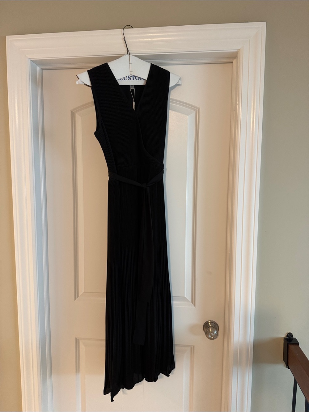 Brand new, never worn Elie. Elie Tahari